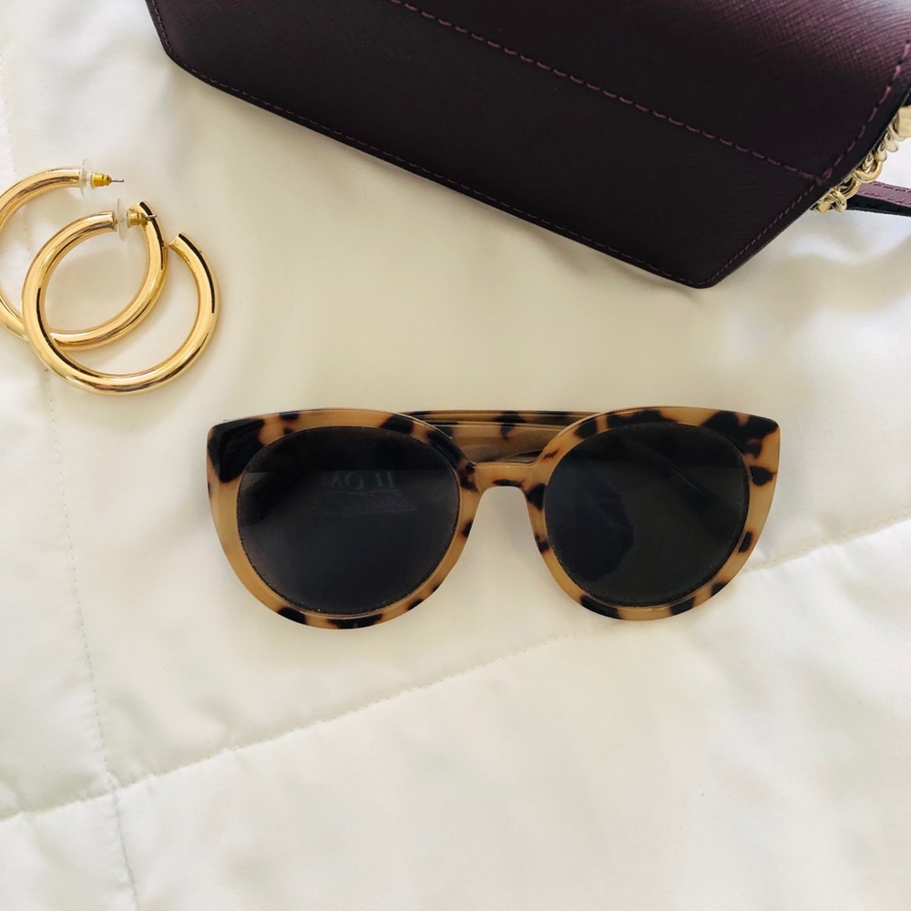 Tortoise Shell Sunglasses ✨